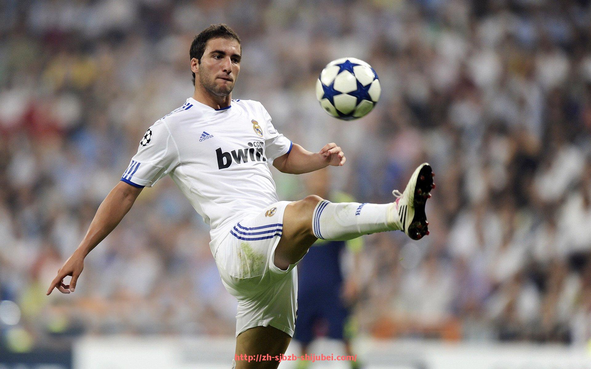 世俱杯直播-世俱杯协作进攻成功率与球员配合默契度相关性研究